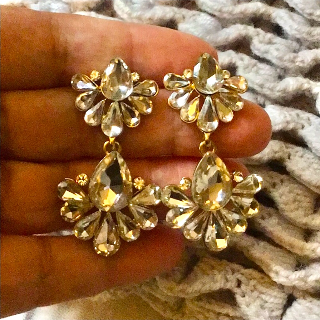 Nwot. Gold Tone & Clear Crystal Earrings.
